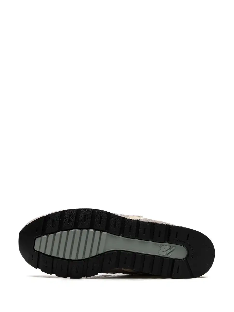 996 